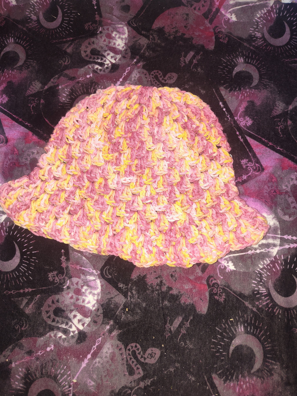 Bucket hat