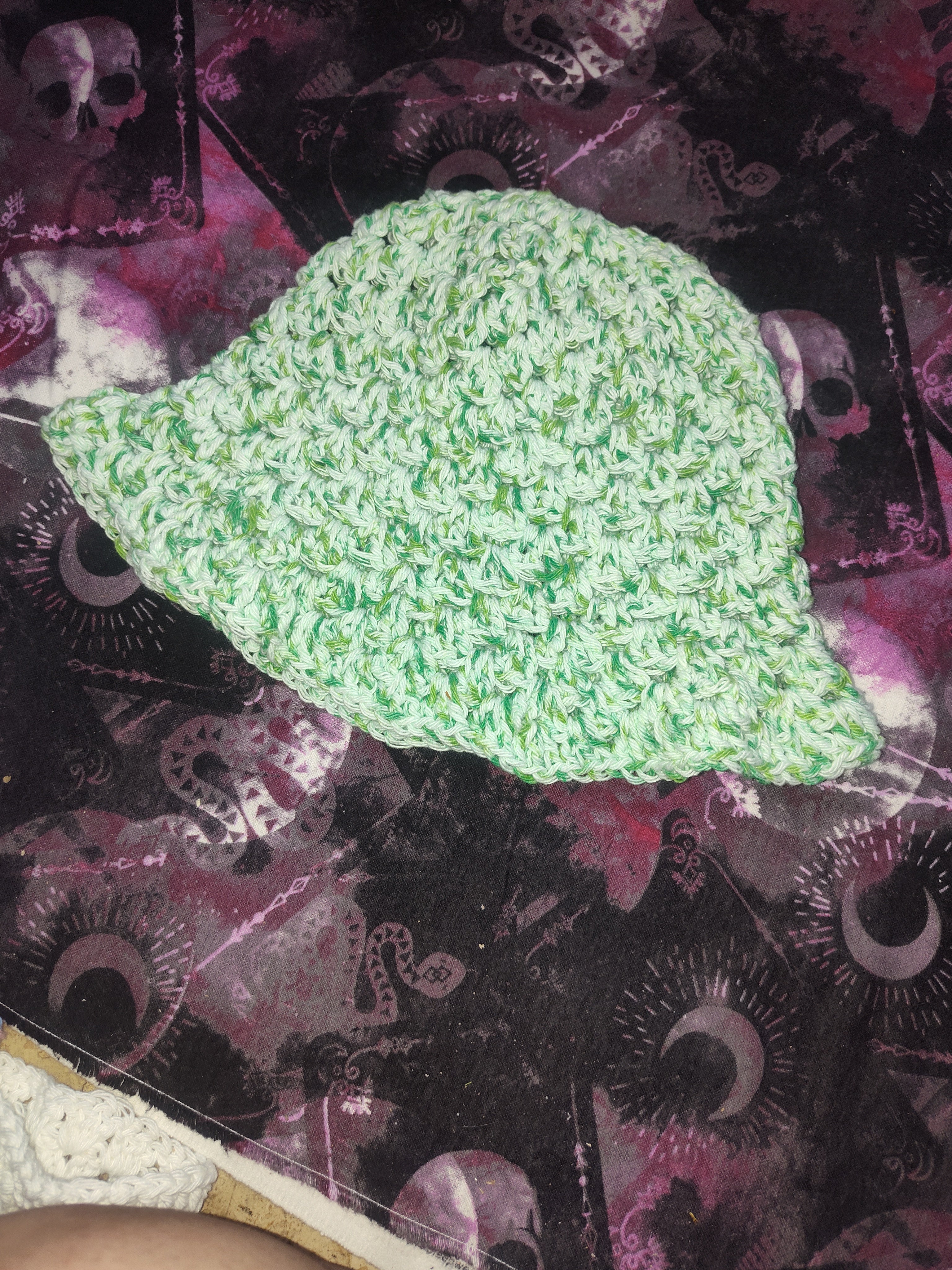 Bucket hat