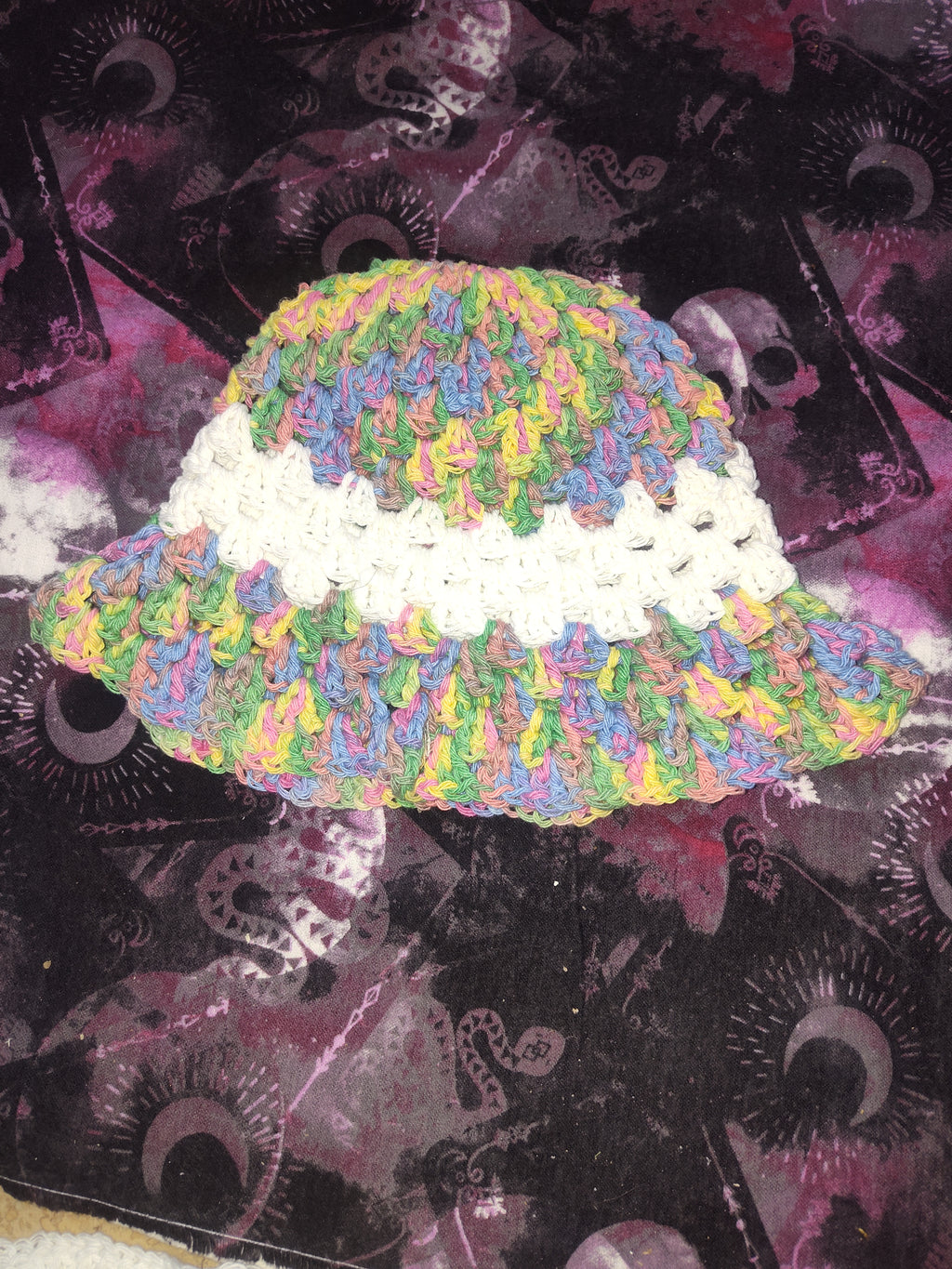 Bucket hat